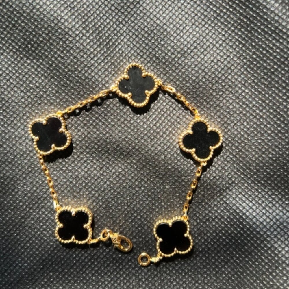 ✨  VCA Vintage Alhambra bracelet 5 motifs 18K rose gold Onyx bracelet ✨